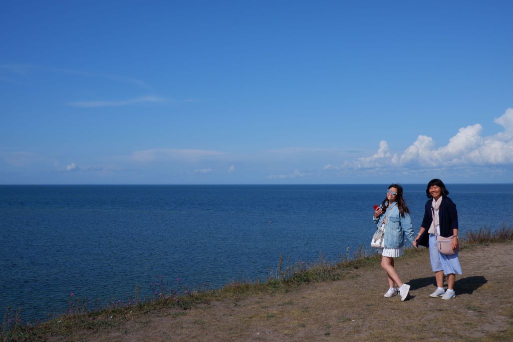 Derniers jours à Saaremaa : des falaises &laquo;&nbsp;vertigineuses&nbsp;&raquo;, un &laquo;&nbsp;vieux&nbsp;&raquo; cratère et toujours plus de&nbsp;moulins.