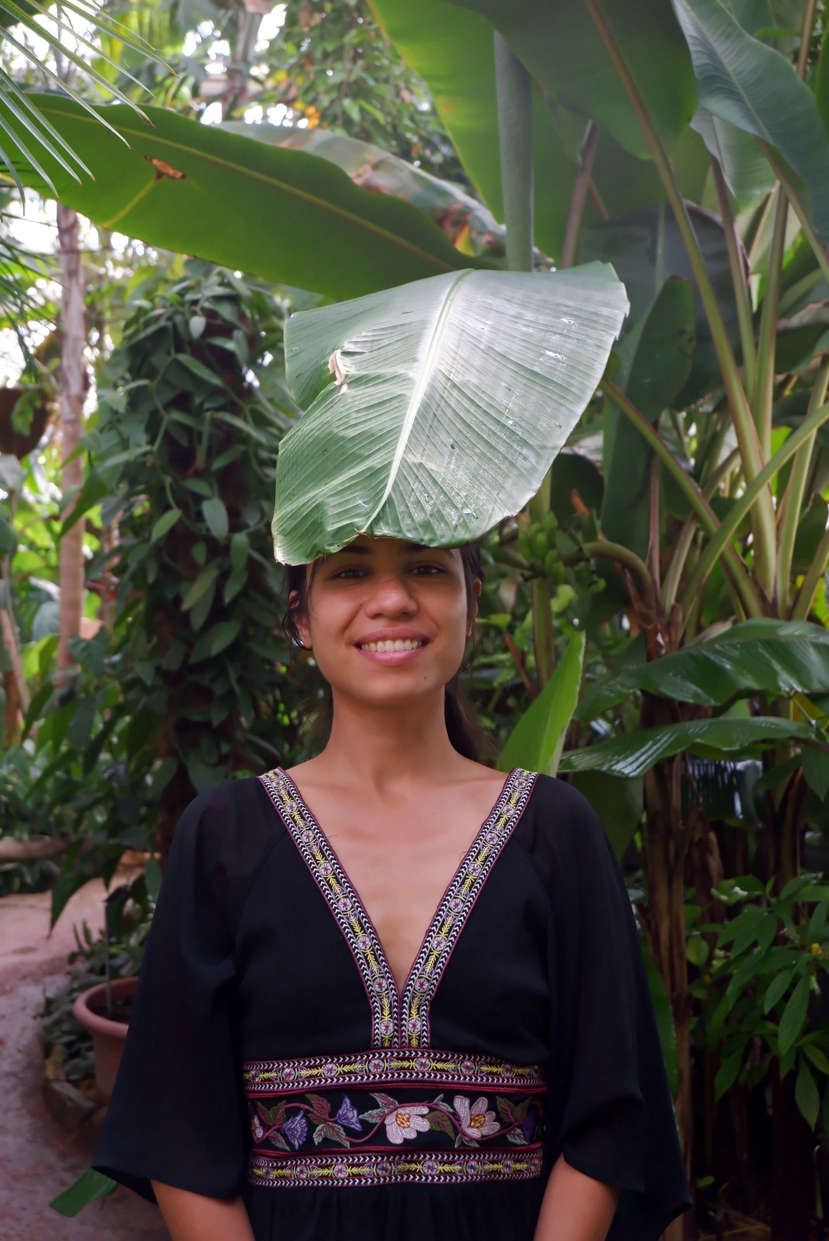 marina et chapeau végétal