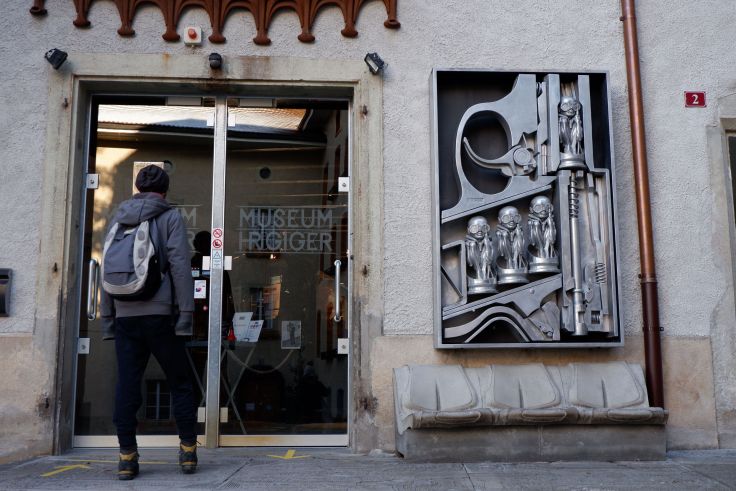 l'entrée du musée Giger à Gruyère