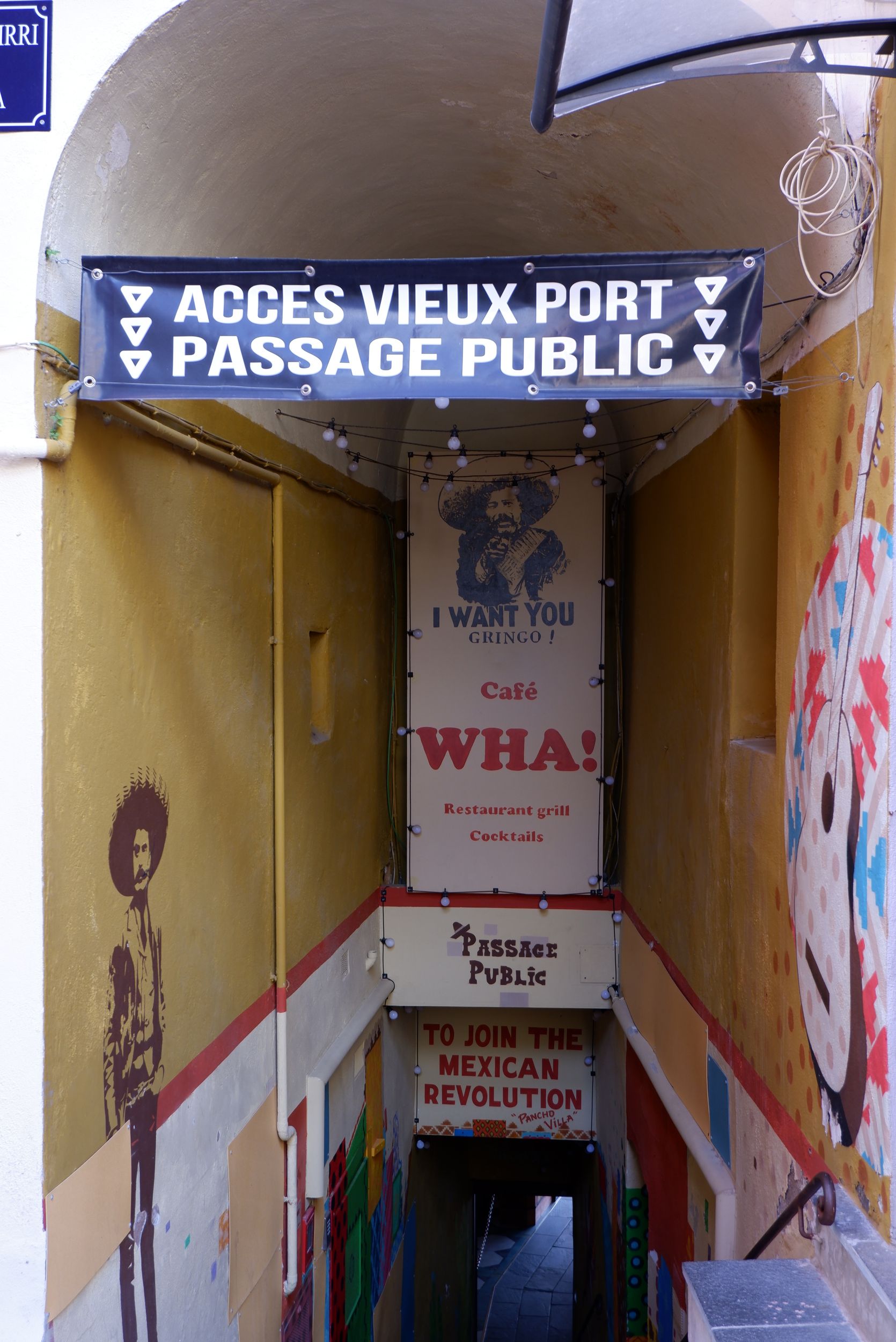 un passage au décor mexicain