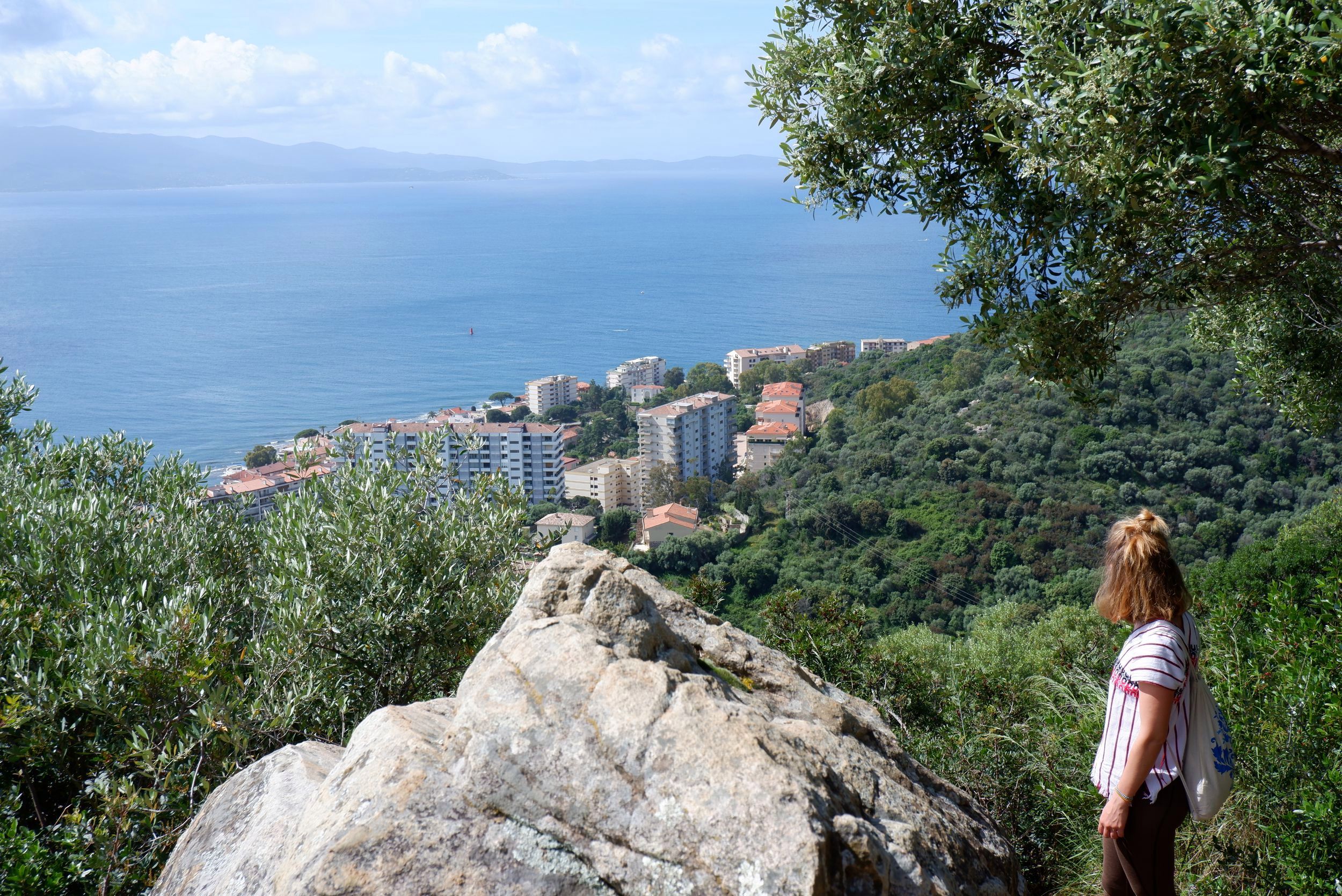 justine sur le sentier des crêtes