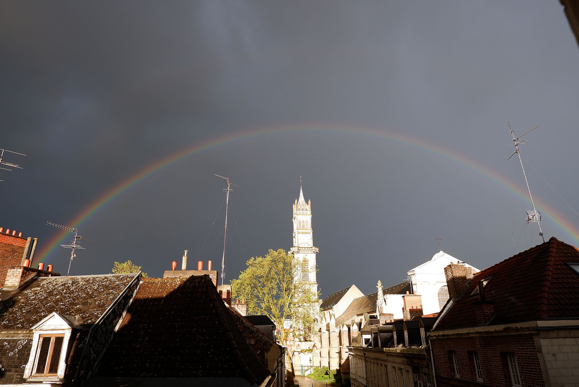 un arc-en-ciel à Valenciennes