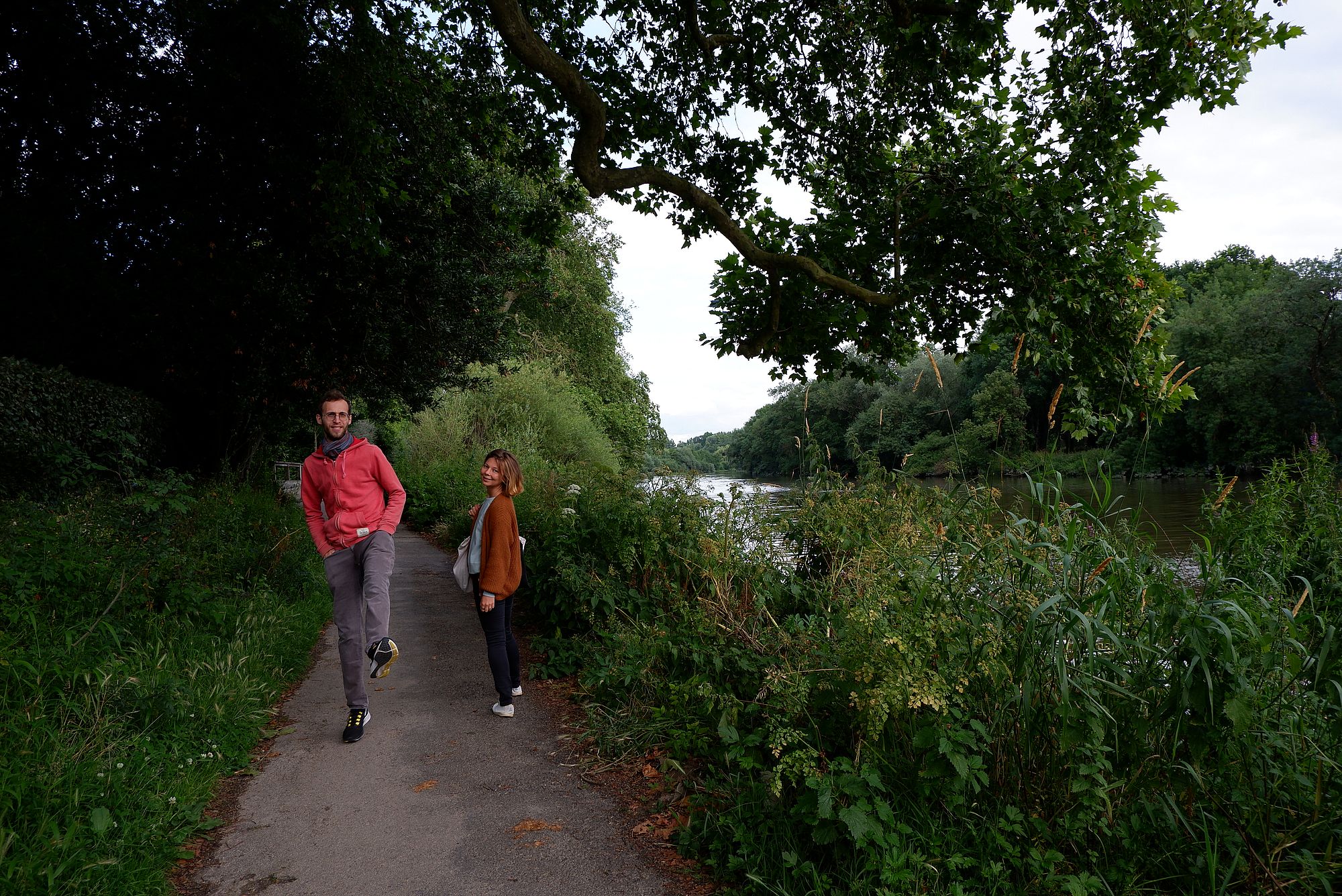 Ryan et Justine sur les bords de la Sèvre.