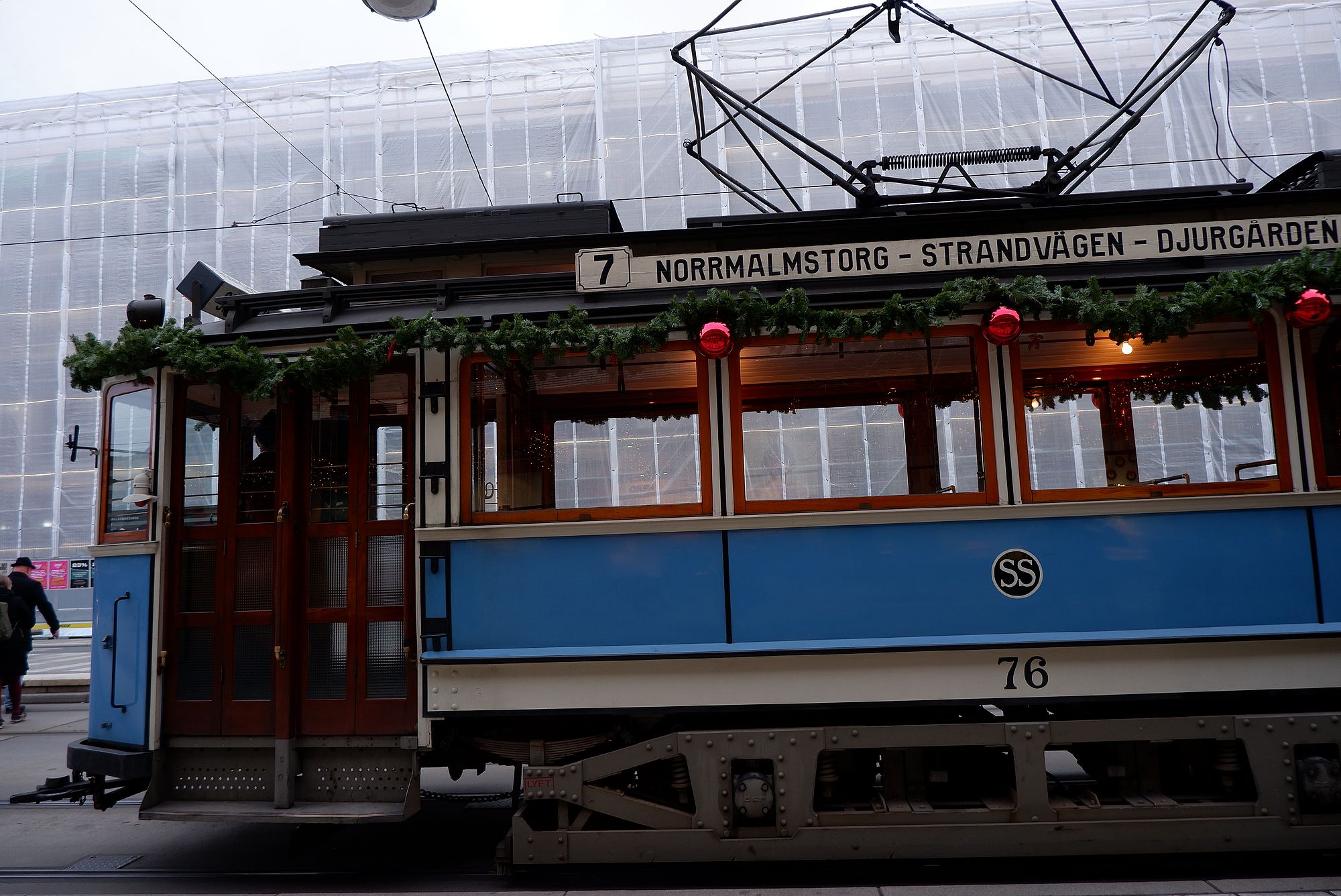 Un vieux trolley dans le centre de Stockholm