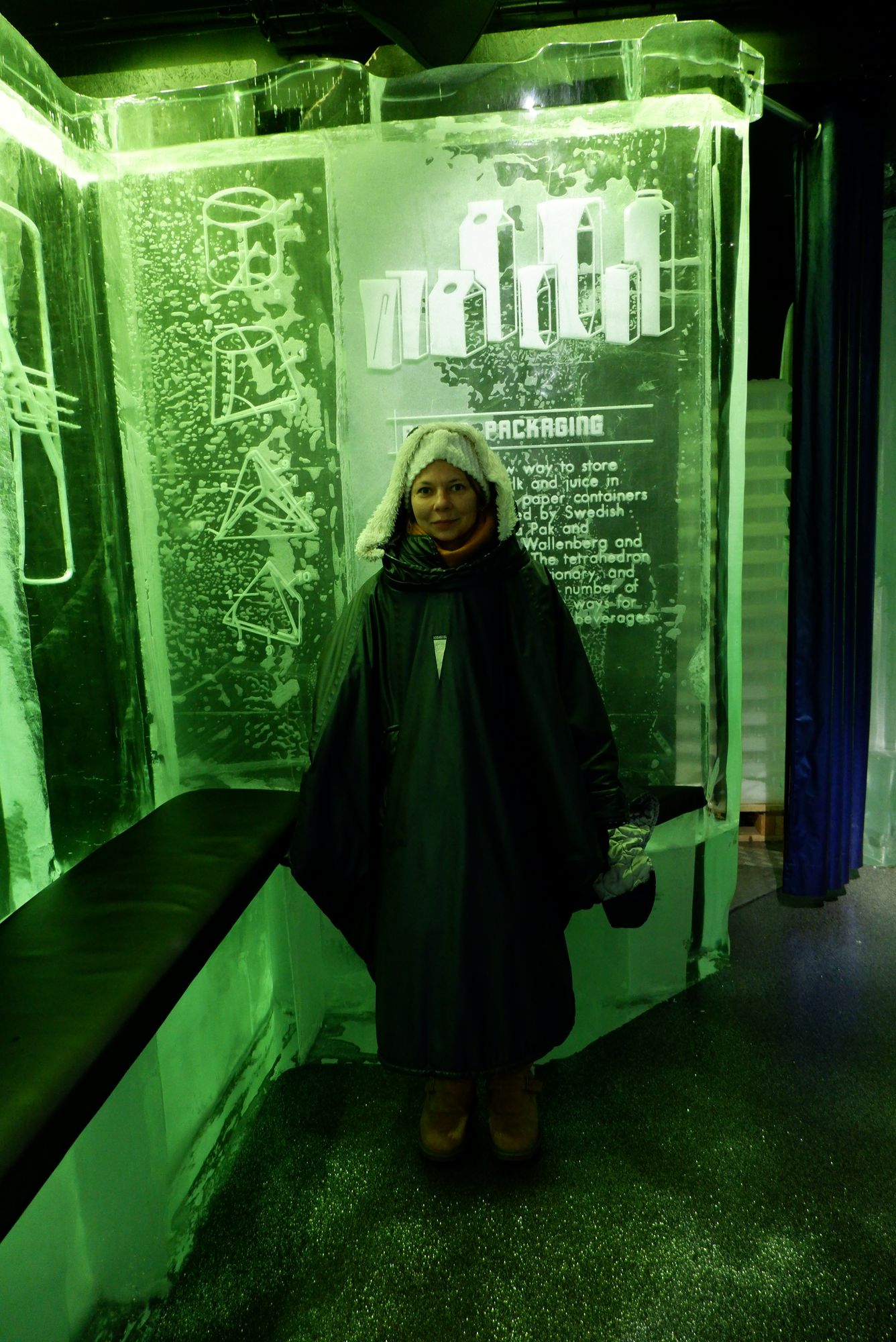Justine dans l'icebar de stockholm